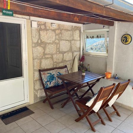 Apartment Cacini Dvori Lastovo Bagian luar foto