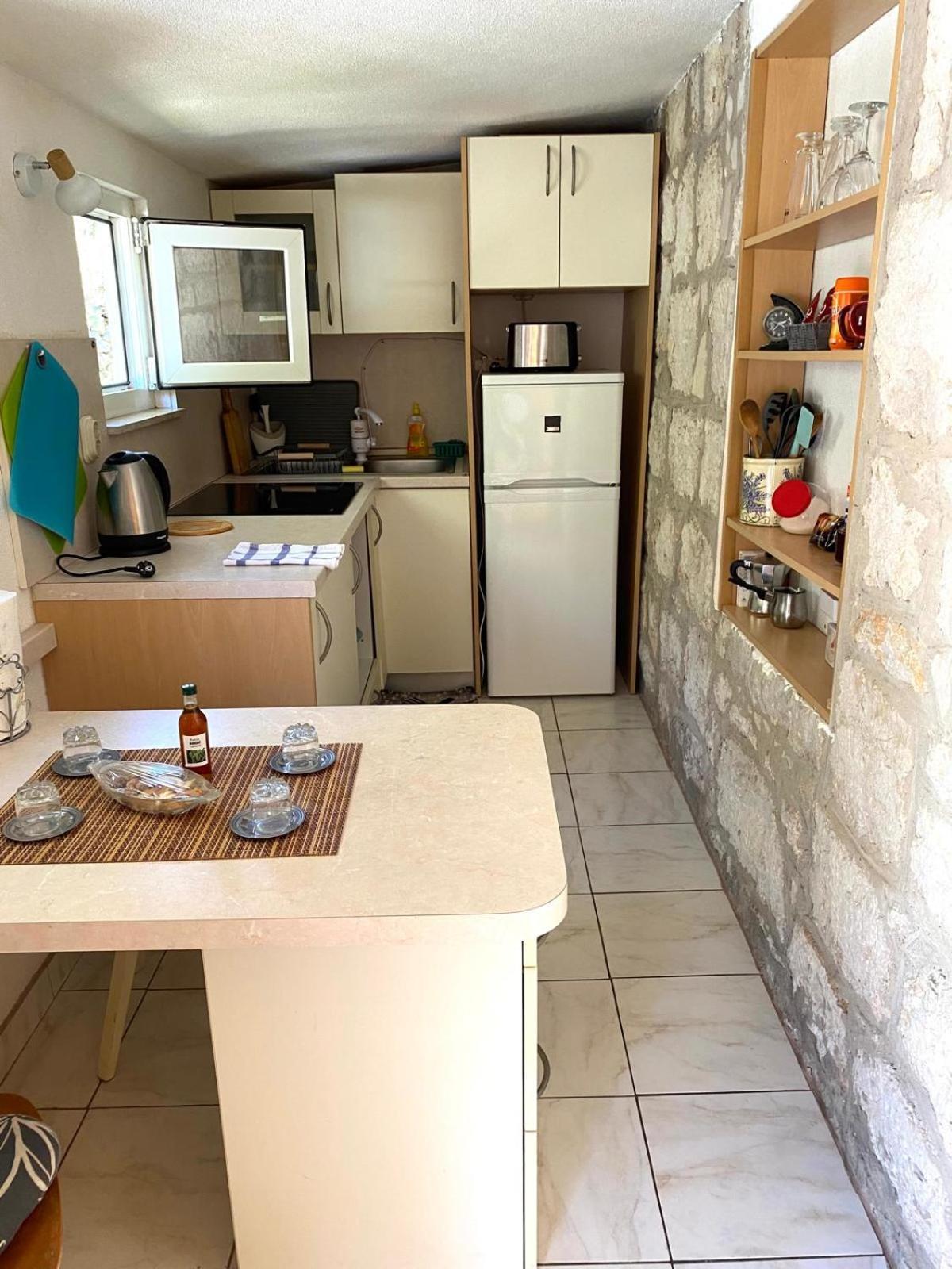 Apartment Cacini Dvori Lastovo Bagian luar foto